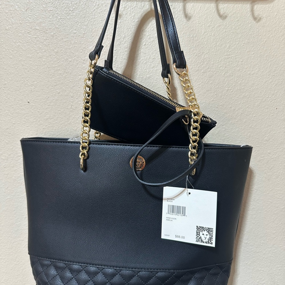 Anne Klein black bag 3” quilted  trim with detachable wristlet